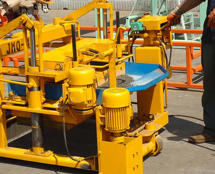 QMY4-45 Electric mobile block machine for concrete blocks