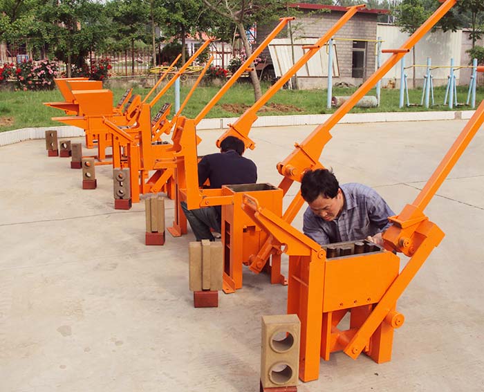 QMR2-40 small manual clay interlocking block machine