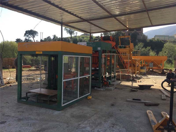 QT5-15 Full automatic hydraulic concrete block production line for cement blocks and interlocking bricks