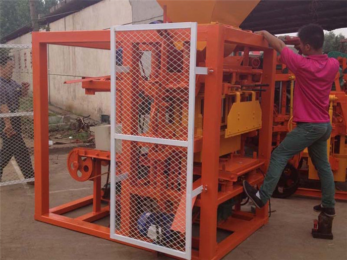 QTJ4-26 A Semi automatic concrete block making machine