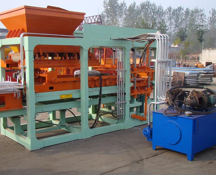 QT8-15 Concrete Brick Making Machine